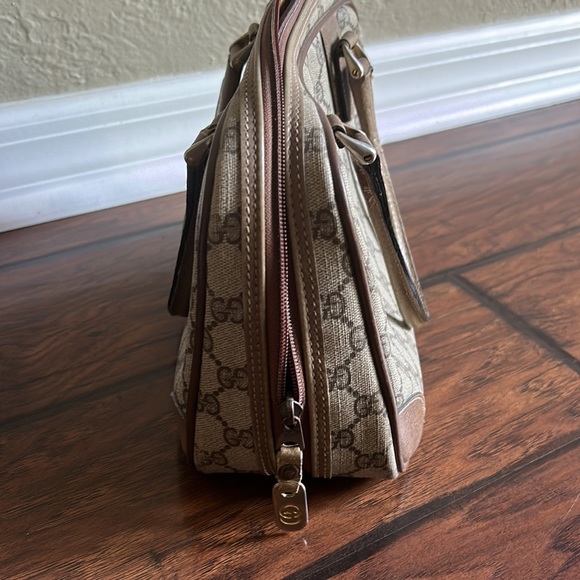 Vintage 1980’s Authentic Gucci Handbag - Picture 7 of 9